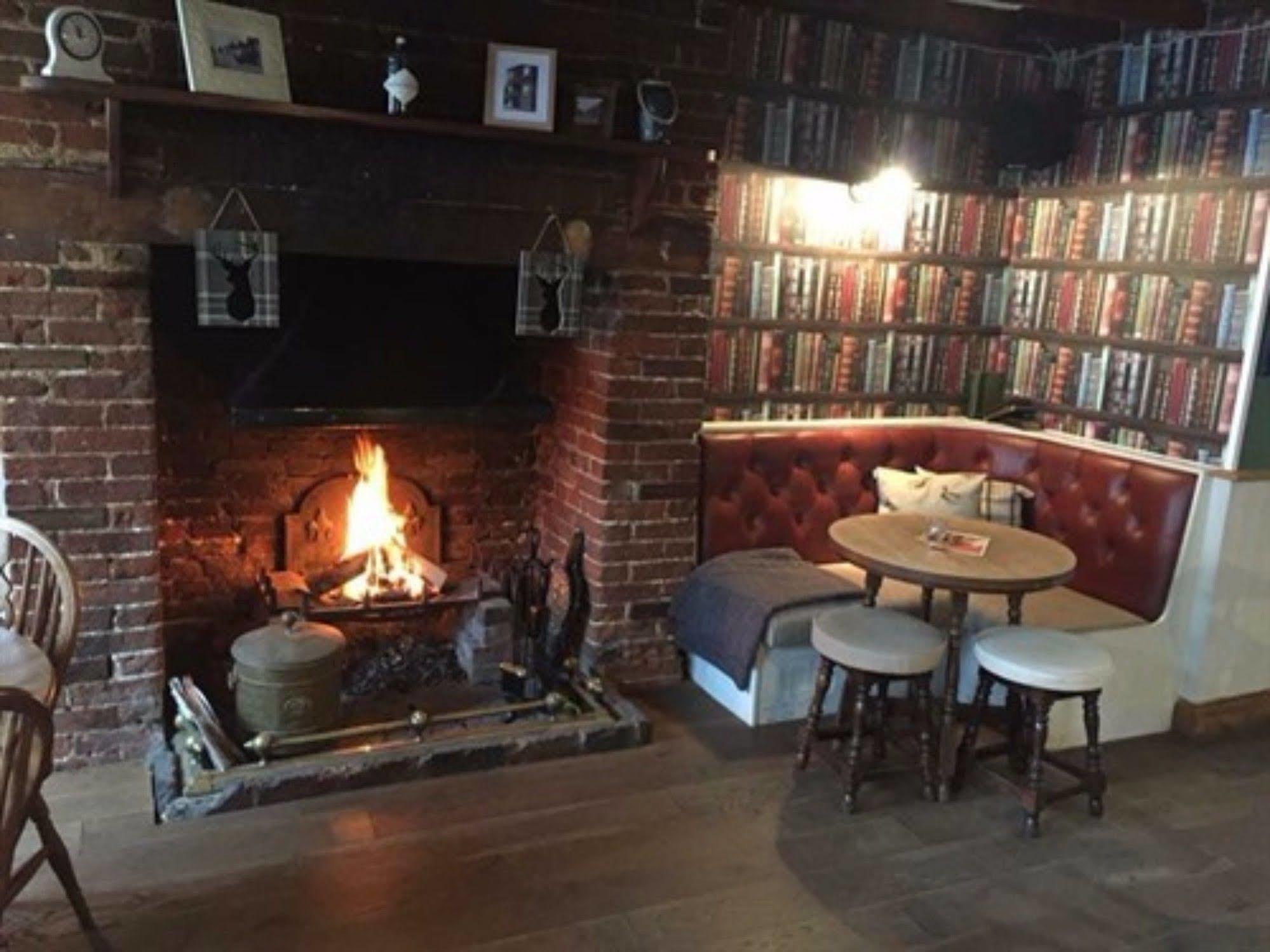 The Bell Inn Diss Kültér fotó